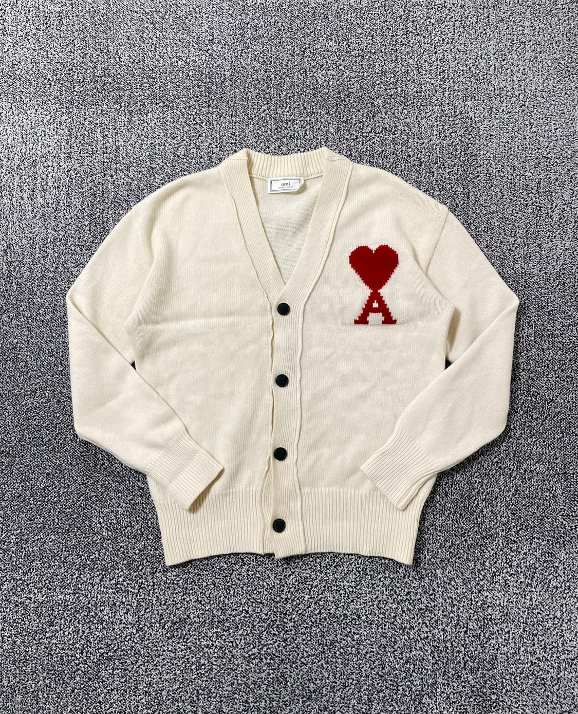 빈티지9. AMI 아미 하트 로고 오버사이즈 니트 가디건 오프화이트 남여 상품이미지1