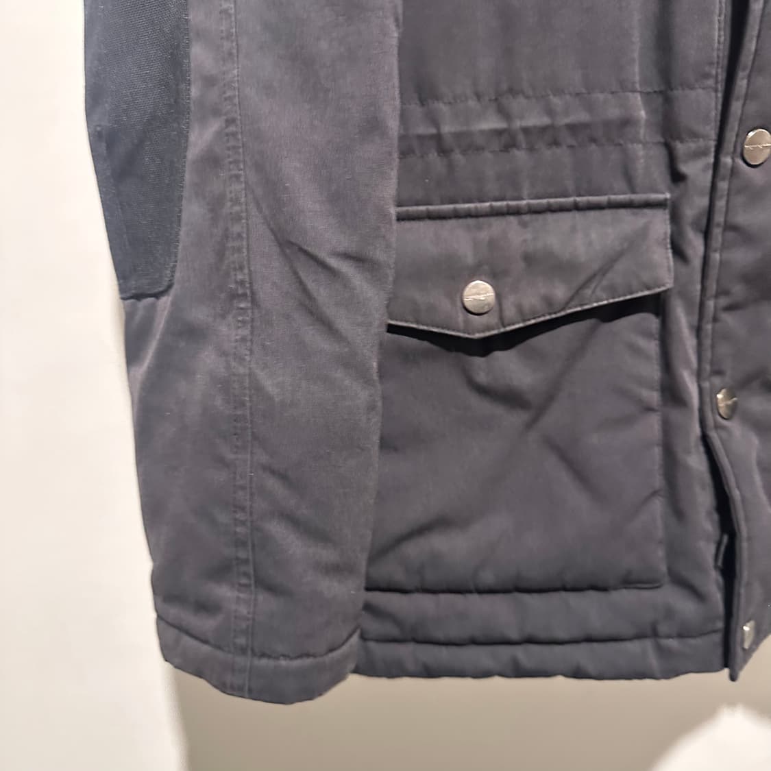 칼하트 블랙 퍼 후드 패딩 상품이미지3