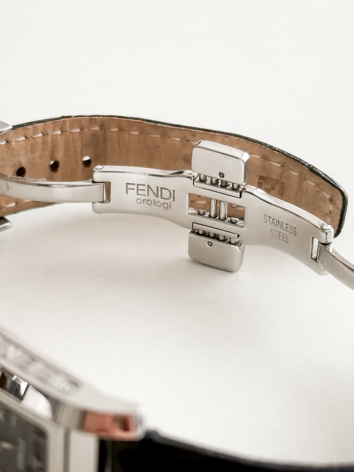 펜디 스퀘어 블랙 다이얼 시계 상품이미지8