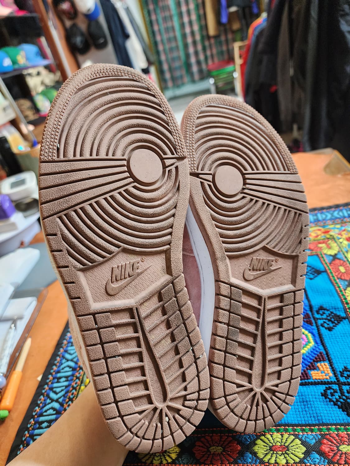 나이키 조던1 로우 SE 핑크 벨벳 상품이미지7