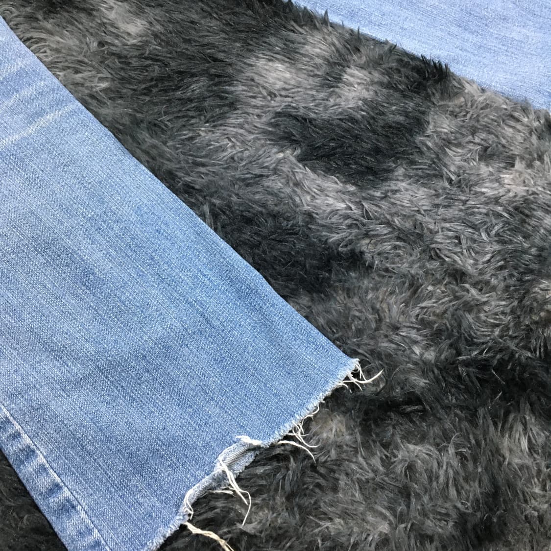 투티/0137 본더치 컷팅 연청 데님 부츠컷 바지 상품이미지4