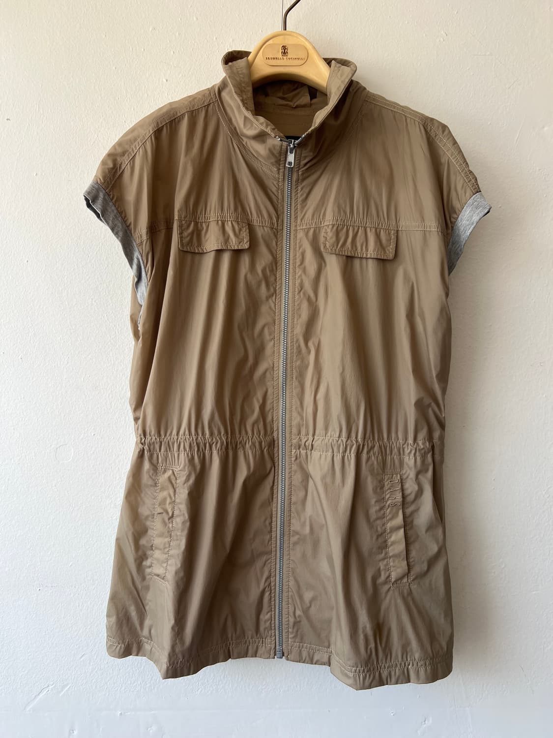 닥스 여성 골드베이지 바람막이조끼 집업조끼 상품이미지3