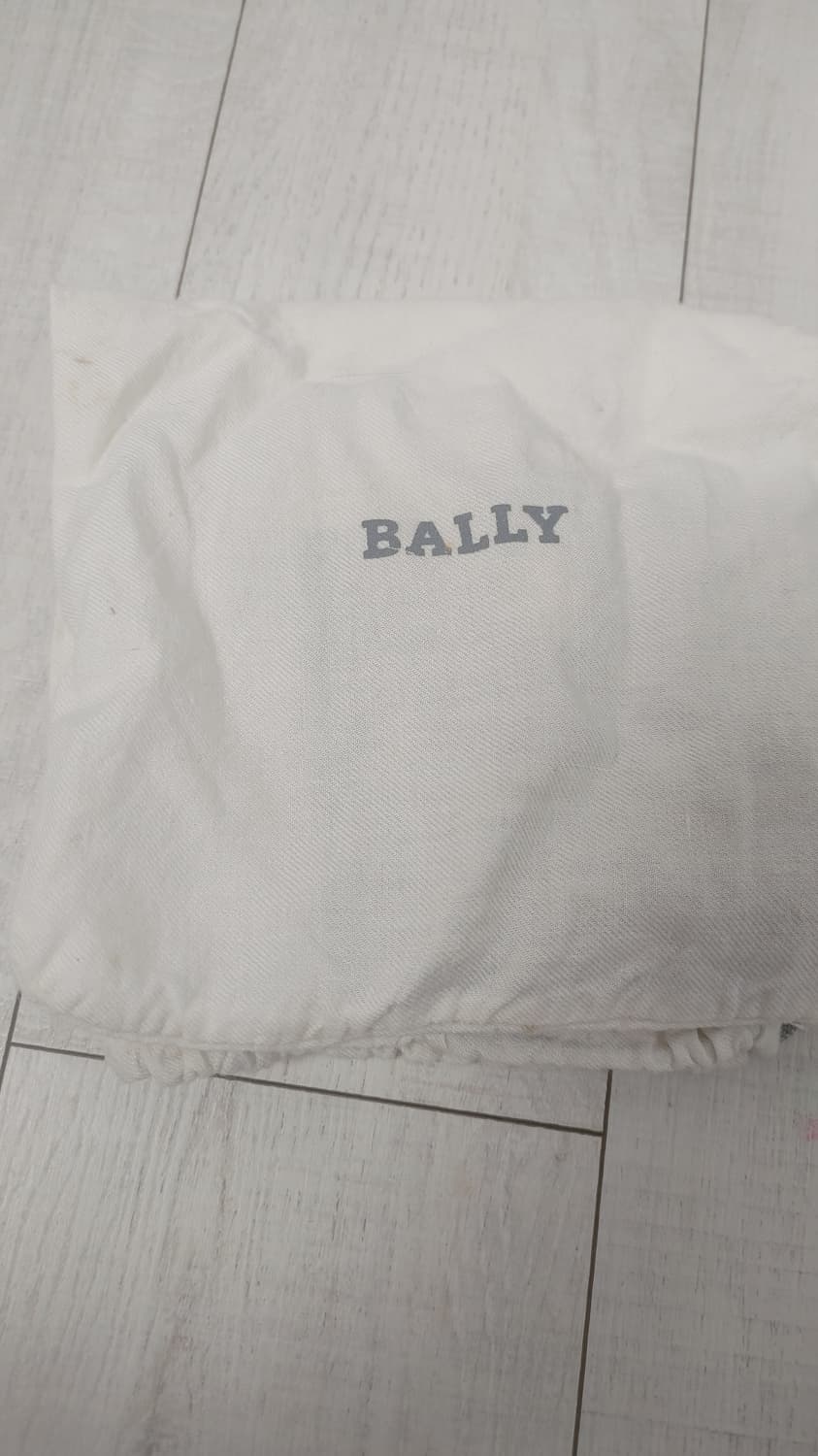 발리(Bally)의 빈티지 퀼팅 램스킨 레더 키스락 반지갑 상품이미지6