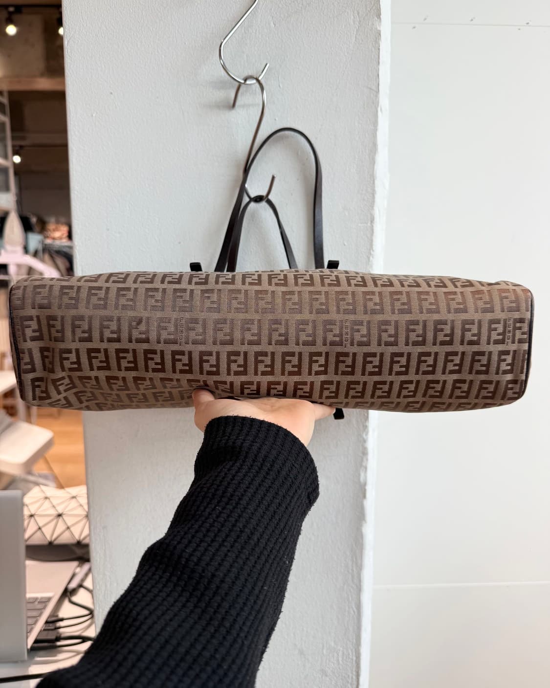 펜디 베이지 주카 캔버스 토트백  상품이미지6