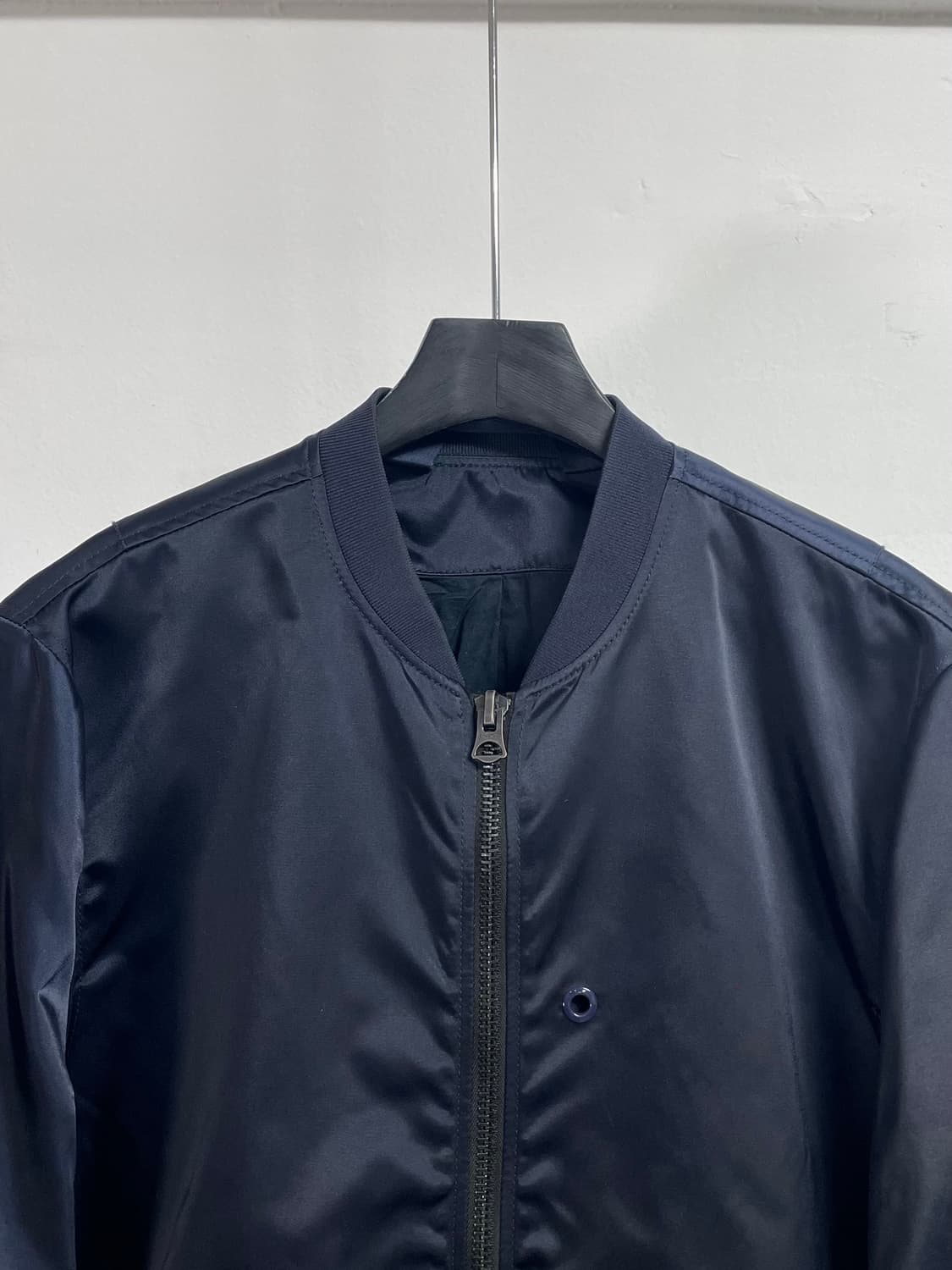 아크네 스튜디오 유광 MA-1 봄버 자켓 (on.64) 상품이미지2