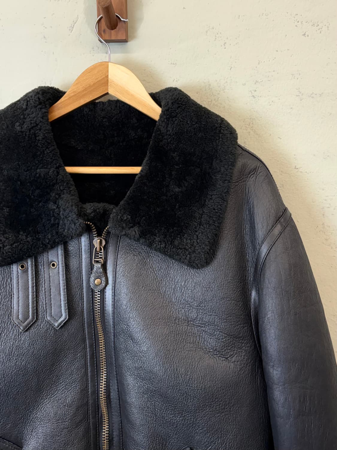 B-3 오리지날 플라이트 무스탕 자켓 블랙 상품이미지3