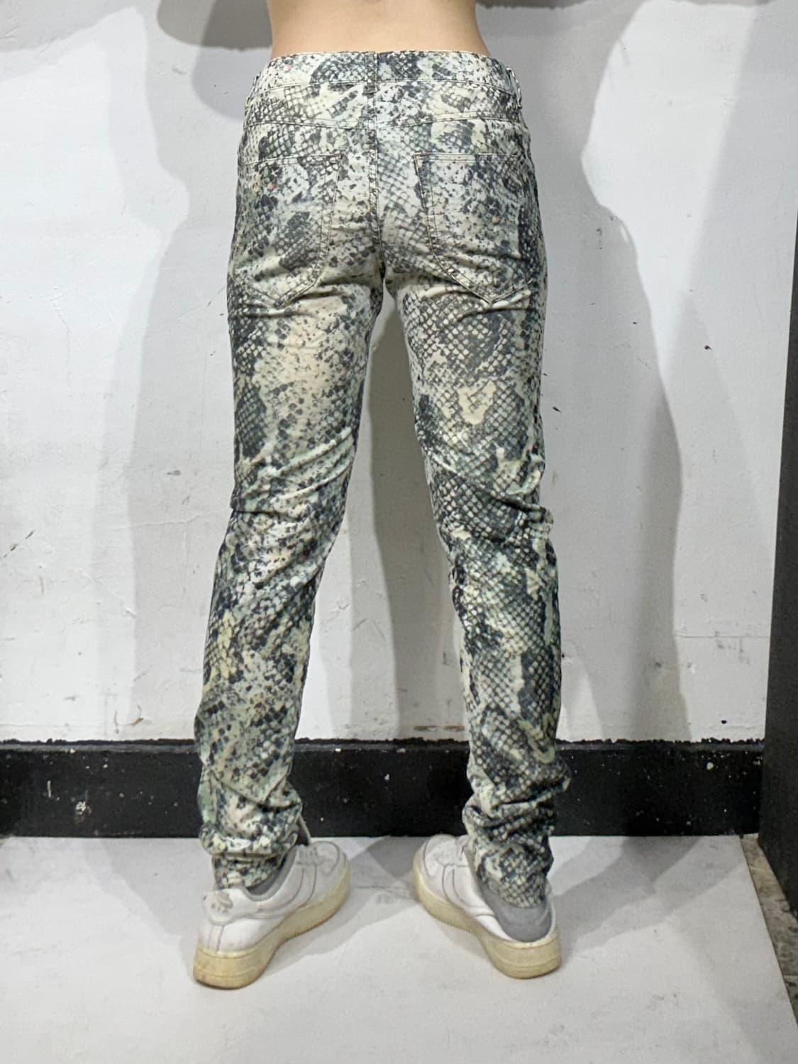 이자벨마랑 그린 스네이크 프린팅 팬츠  상품이미지3