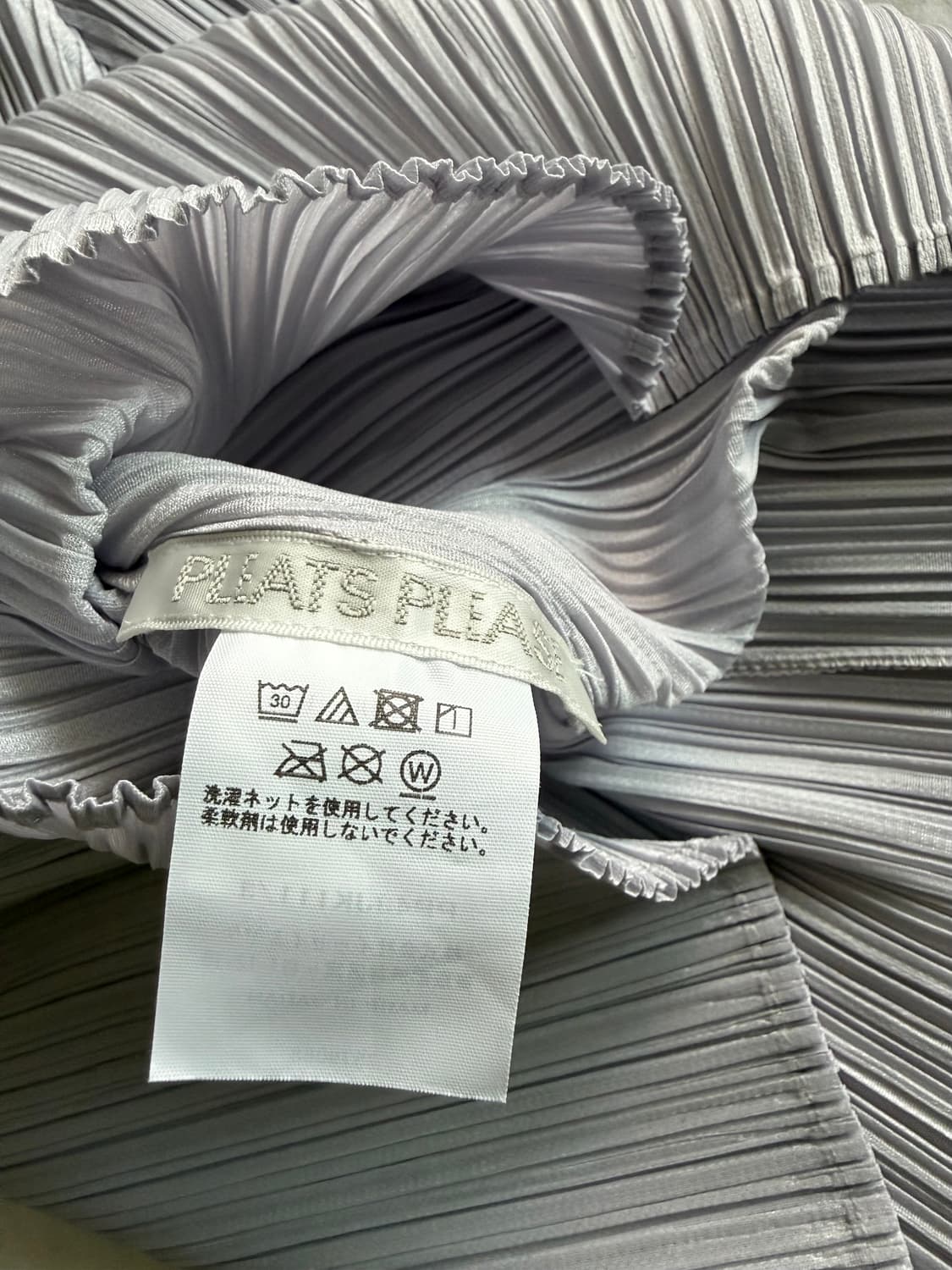 플리츠플리즈 상의 상품이미지4