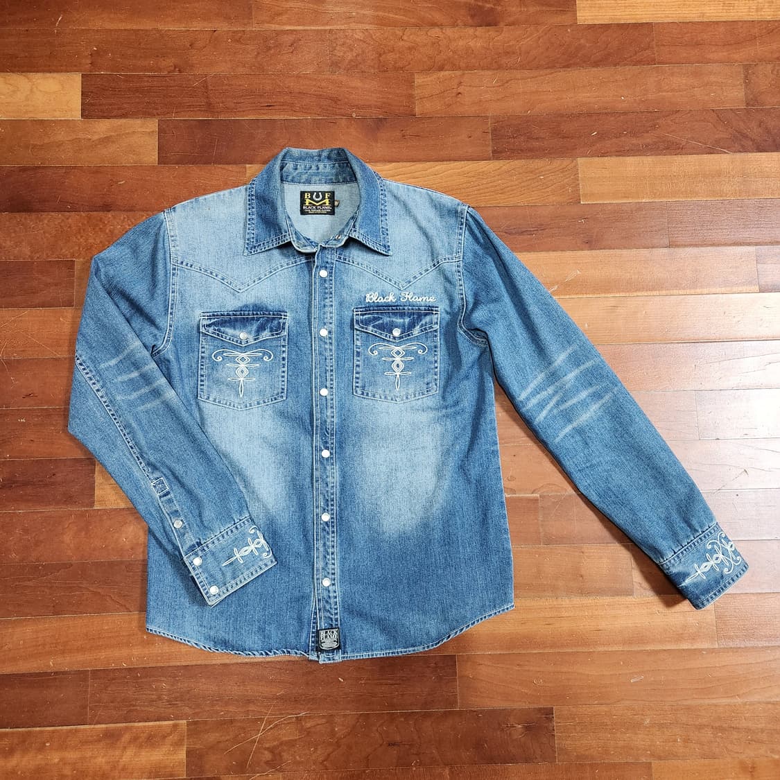 BLACK FLAME 블랙 플레임 스컬 자수 웨스턴 데님 셔츠 상품이미지1