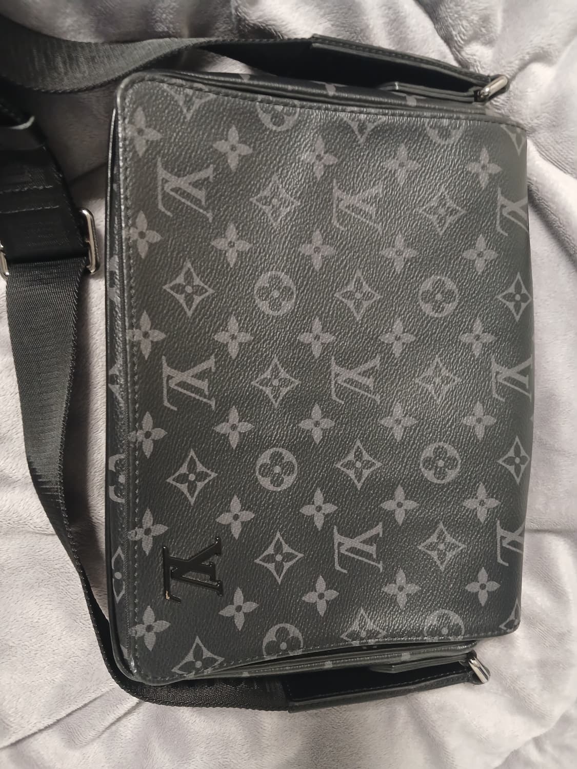 루이비통 디스트릭트 pm 메신저백 상품이미지1