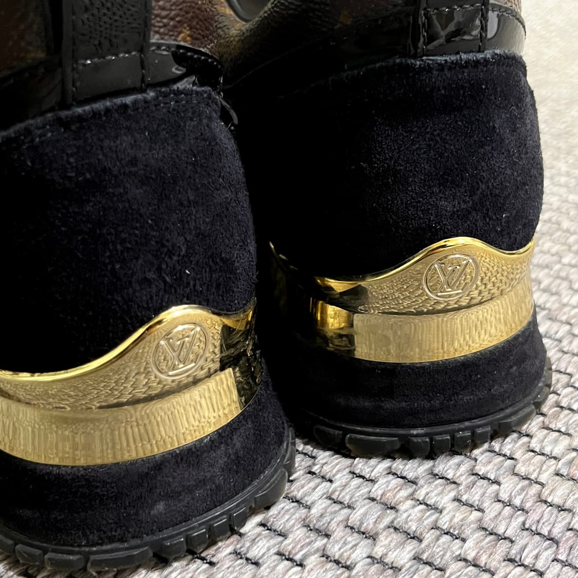 (W)Louis Vuitton Run Away Sneaker Monogr 상품이미지4