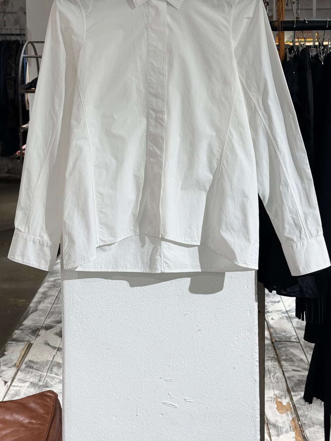 질샌더 화이트 히든 버튼 미니멀 셔츠  상품이미지5