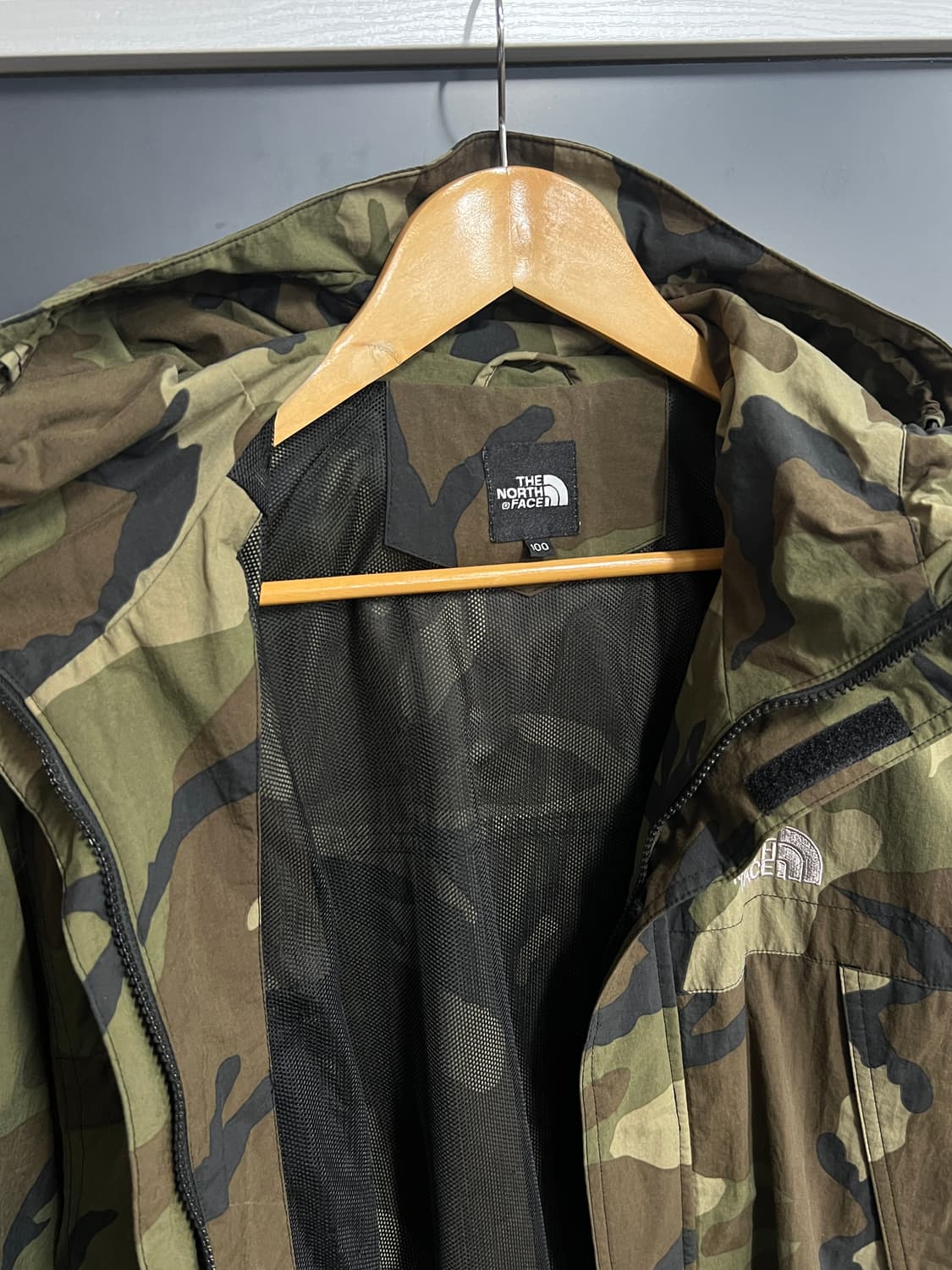 The North face 노스페이스 카모 플라쥬 마운틴 바람막이  상품이미지4