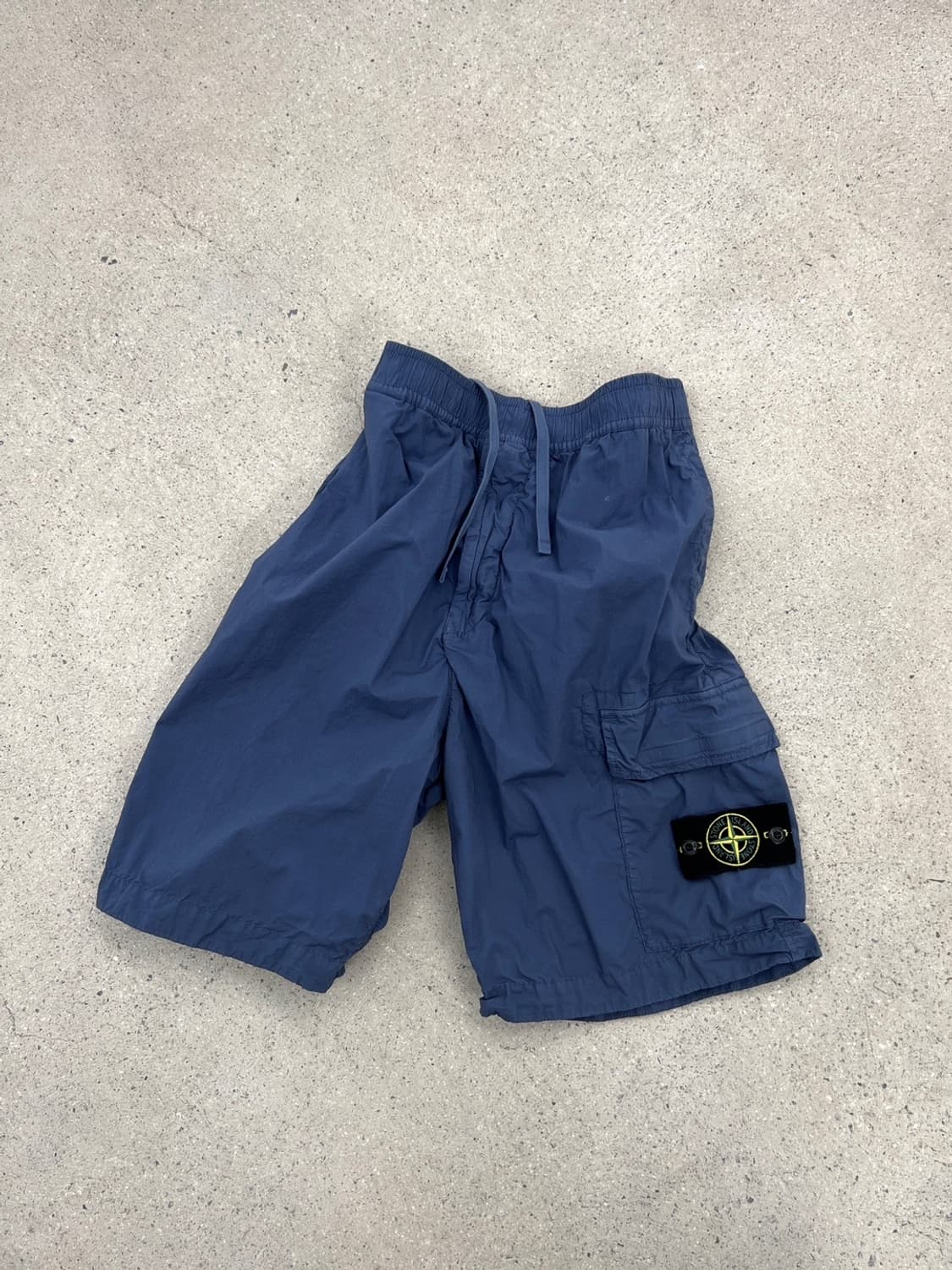 스톤아일랜드 24SS 와펜 버뮤다 팬츠 상품이미지1