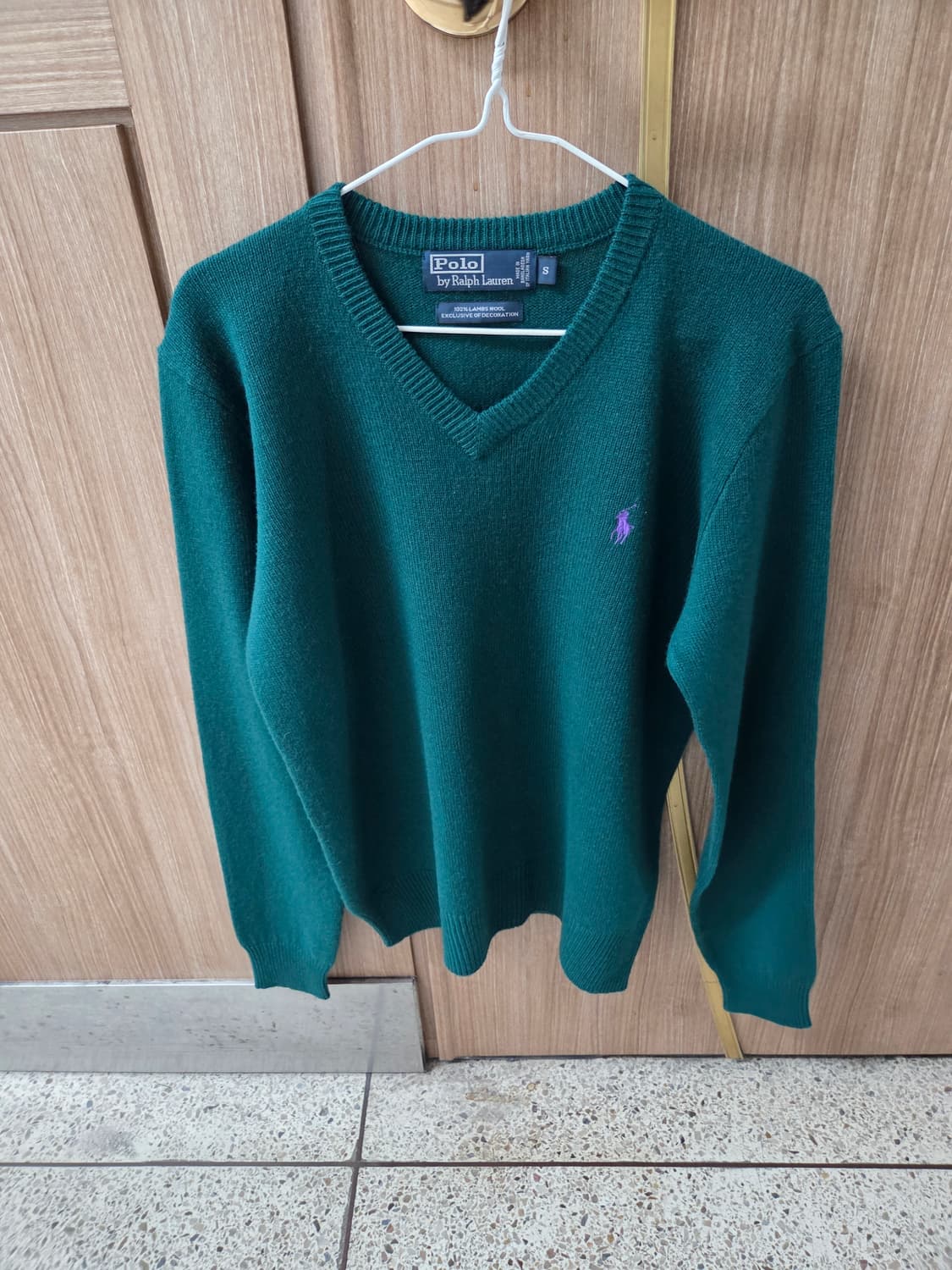 폴로 다크그린 브이넥 니트 상품이미지1
