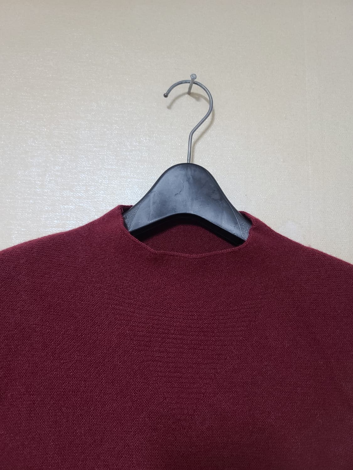 더아이잗 홀가먼트 하프넥 니트 상품이미지2