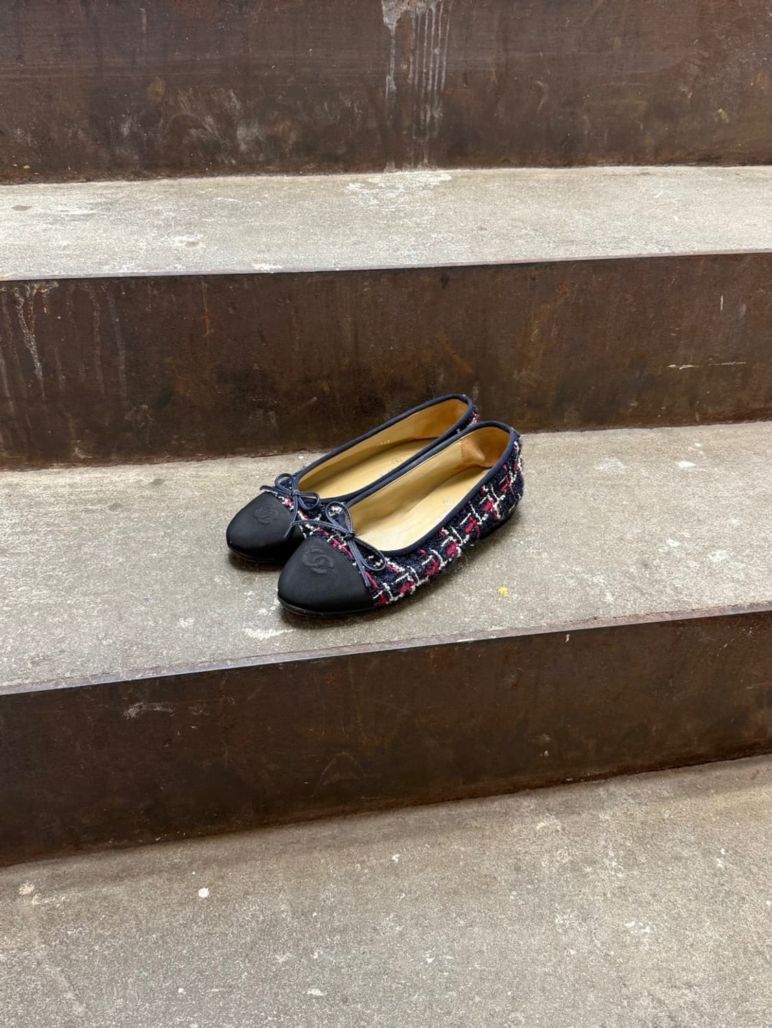 샤넬 블랙 레드 트위드 발레리나 플랫 슈즈 상품이미지1