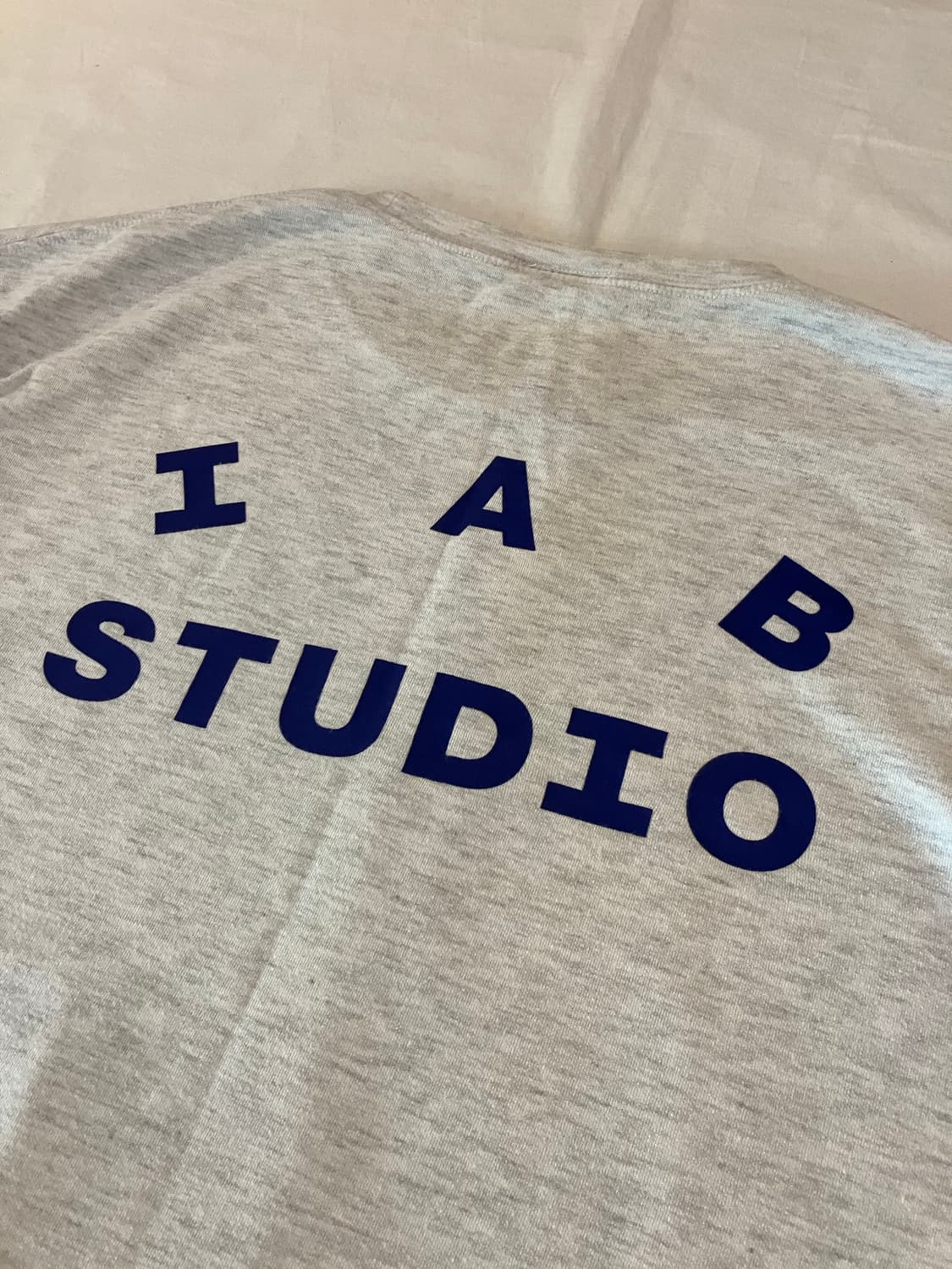 아이앱 스튜디오 롱슬리브 라이트 그레이 상품이미지2