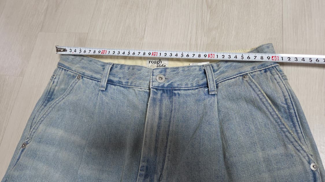 (착샷) 러프사이드 드레이프 데님 블리치 상품이미지7