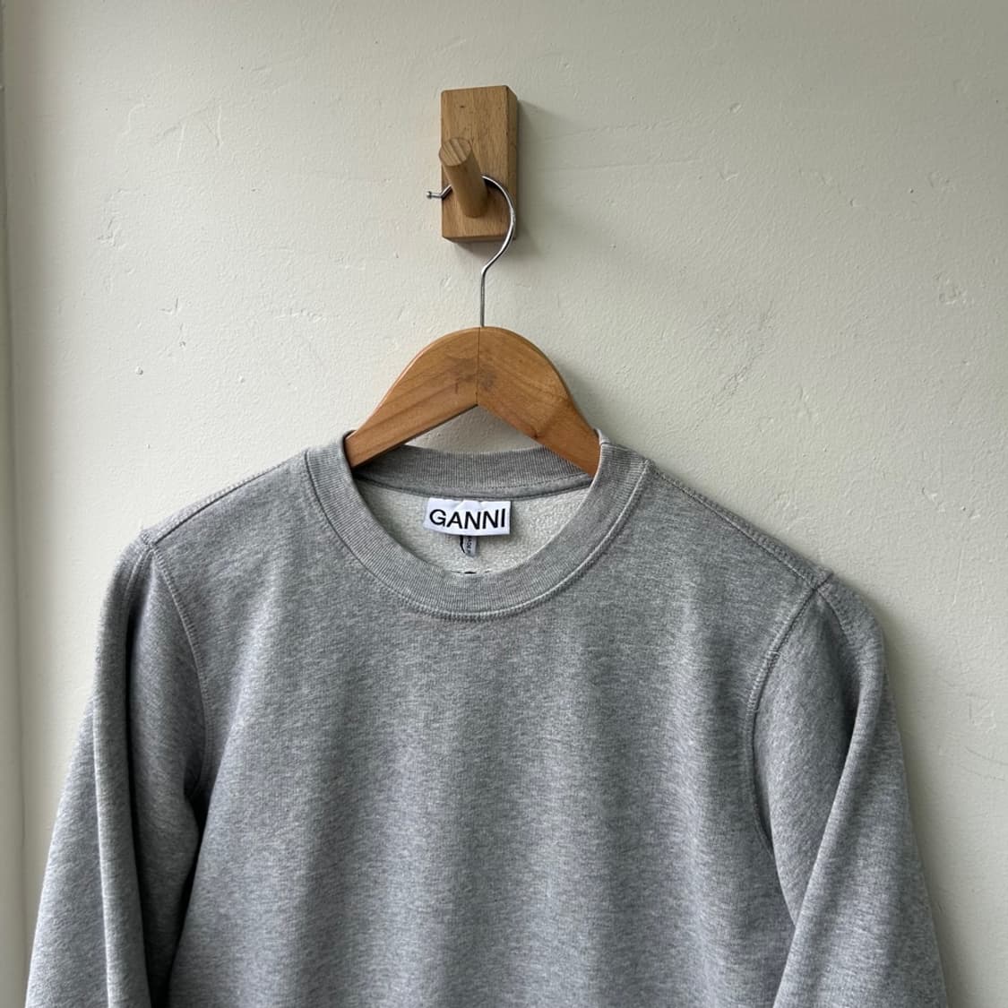 16489 - 가니 백로고 맨투맨 상품이미지1