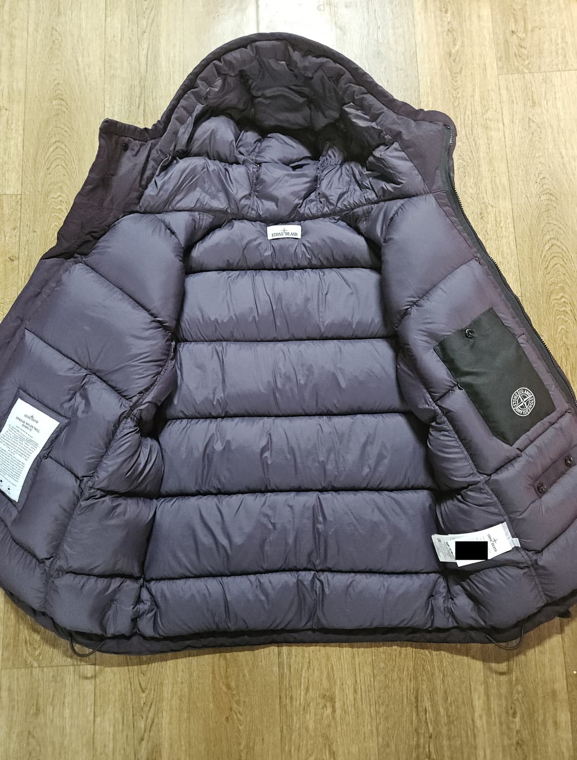 스톤아일랜드 23FW 오파크 나일론 다운 패딩 상품이미지5