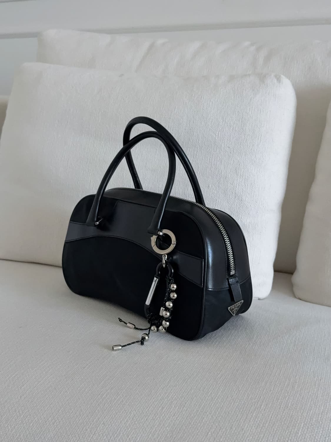 프라다 사이드 로고 볼링백 보스턴백 상품이미지1