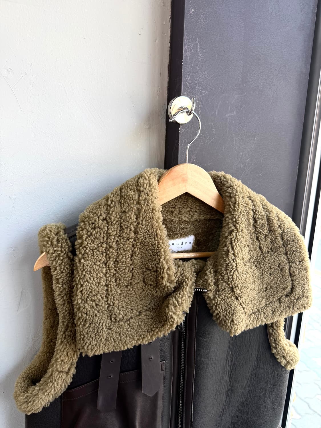 2/ 산드로 무스탕 레더 베스트 자켓 상품이미지3