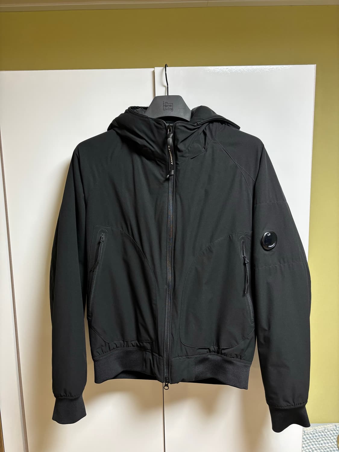 CP컴퍼니 23fw 프리마로프트 패딩자켓 상품이미지1