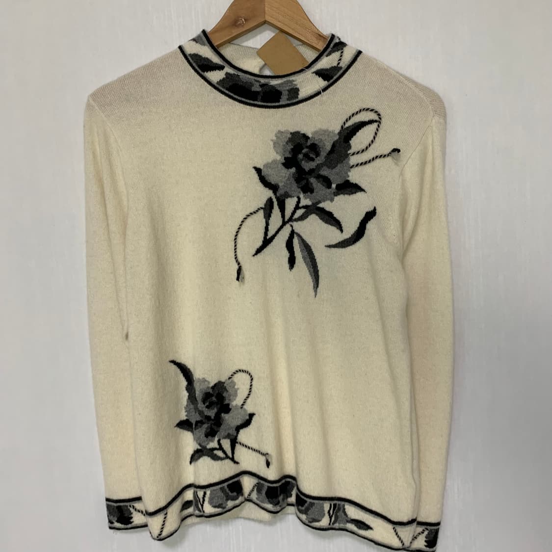 아이보리 플라워 패턴 일본 빈티지 캐시미어 100% 여성 니트 상품이미지2
