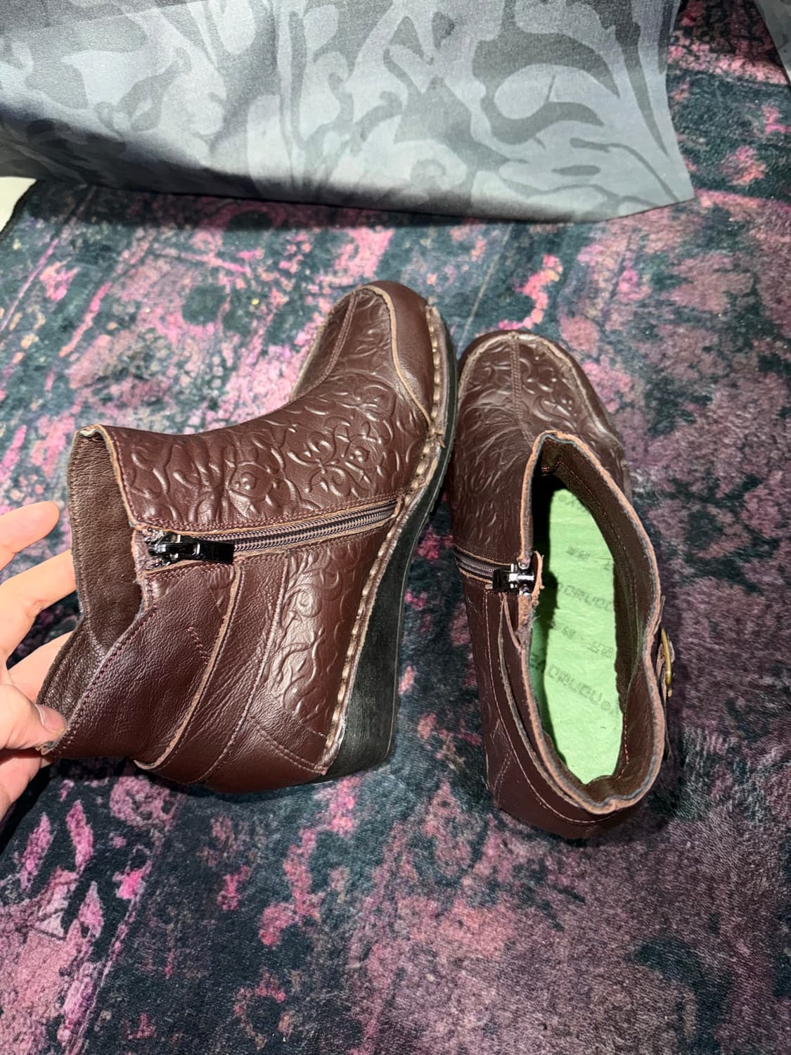 빈티지 무드 웨스턴 엠보 가죽 앵클부츠 상품이미지4