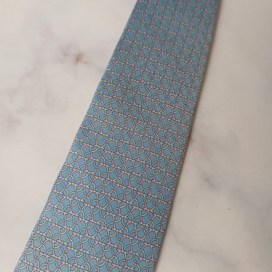 살바토레 페라가모 실크 블루 패턴 넥타이 8cm B등급 E725
 상품이미지10