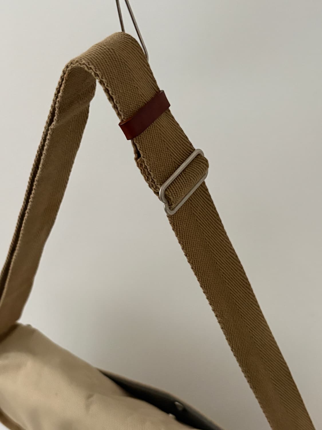 Creel Shoulder Bag (Beige) 상품이미지4