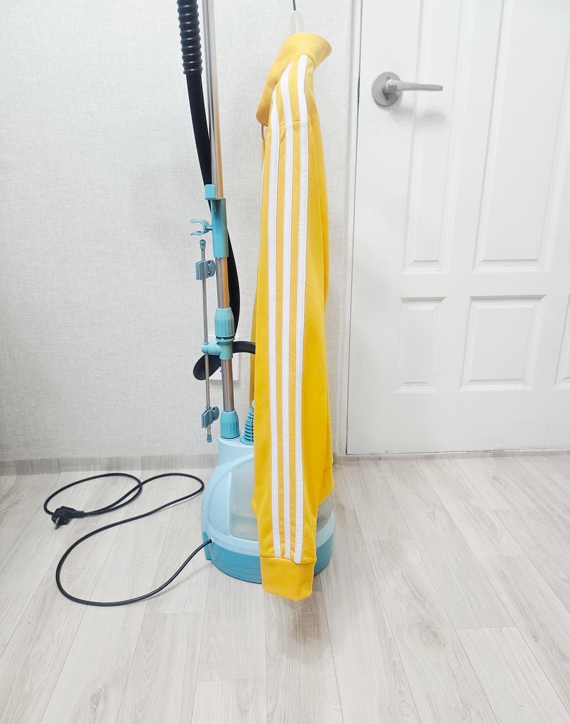 (105)XL ☆초대장급☆ 아디다스 에센셜 3S [옐로우] 트랙탑져지 상품이미지5