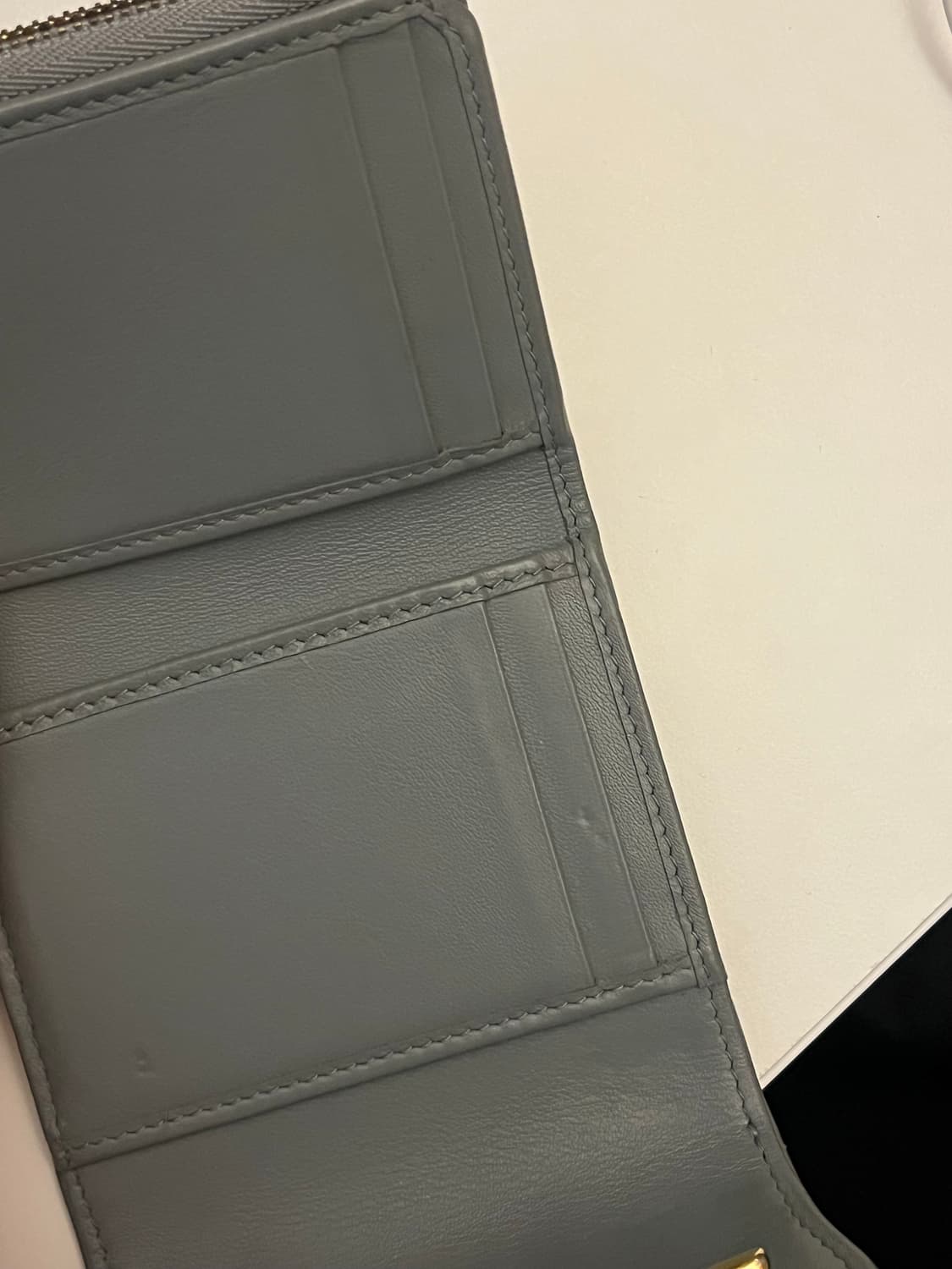 디올 새들 로터스 그레이 반지갑 정품 상품이미지4