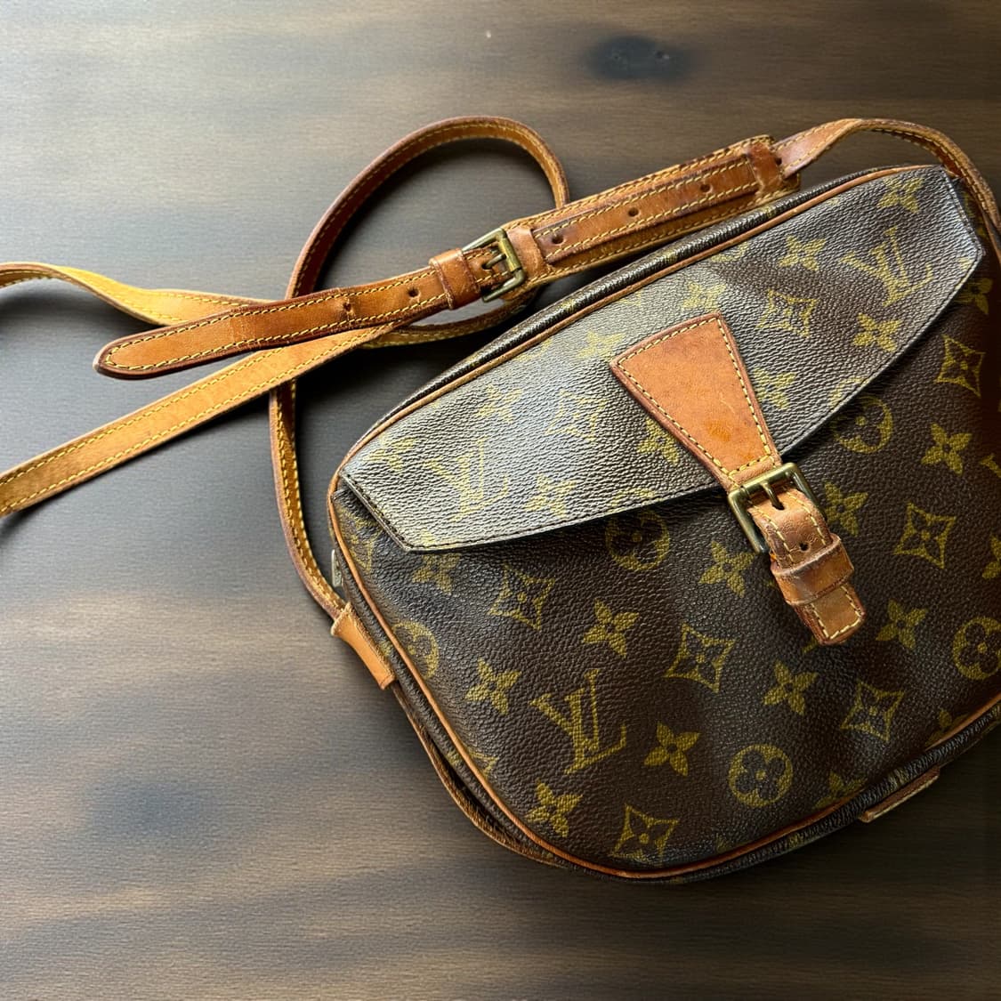 루이비통 모노그램 다미에 젠느빌 반달 크로스백 상품이미지3