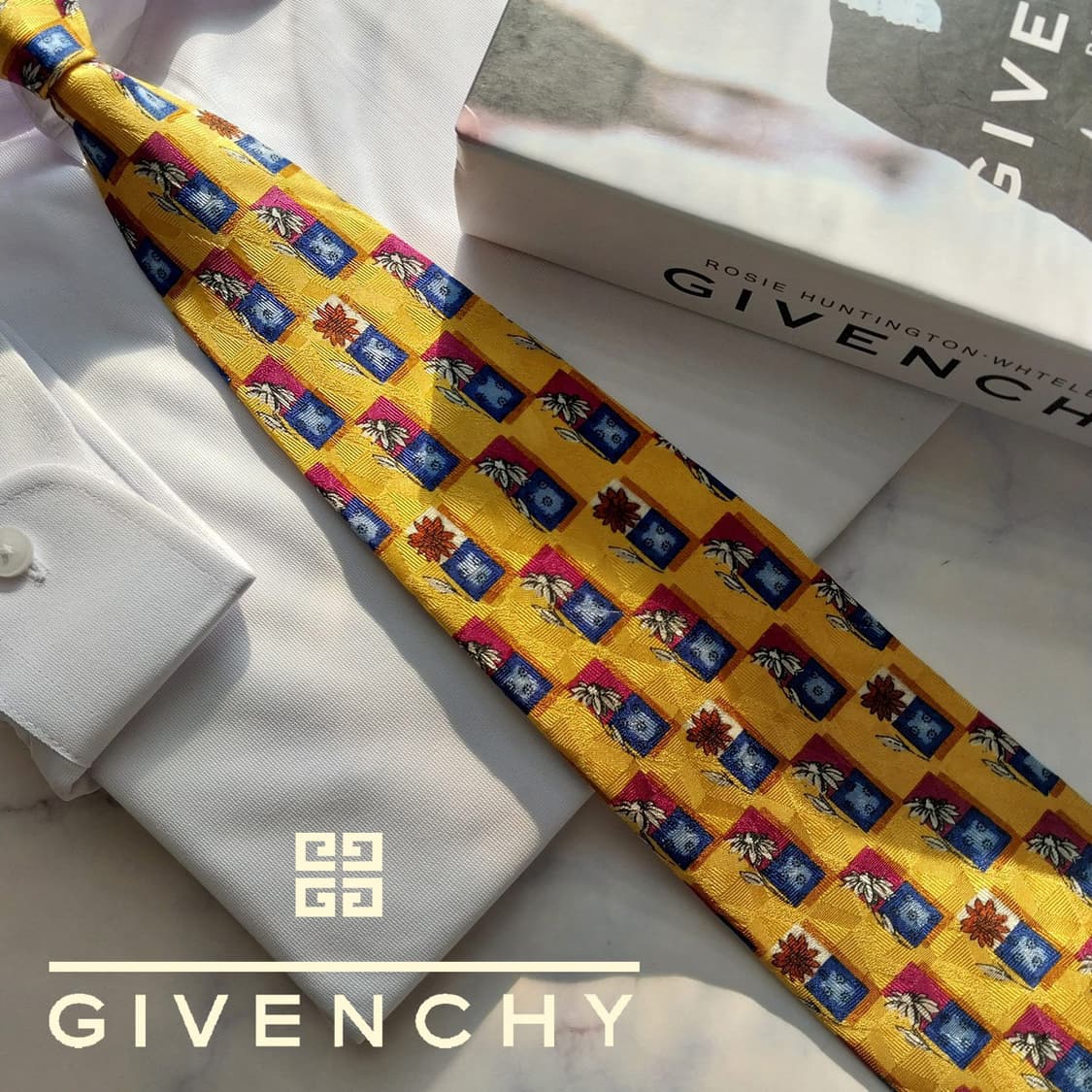 지방시 실크 머스타드 플라워 패턴 넥타이 9.5cm A등급 K1869
 상품이미지1