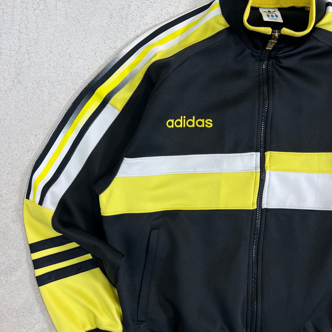 아디다스 빈티지 블랙 옐로우 트랙 자켓 상품이미지2