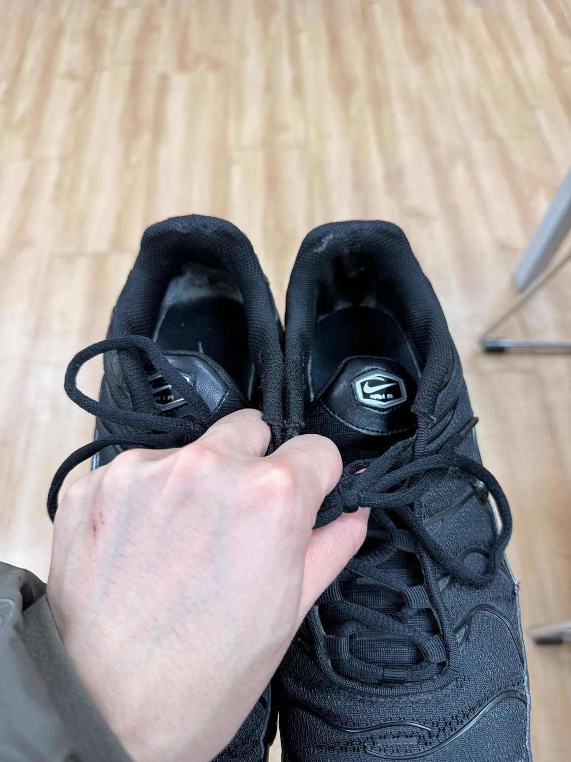 나이키 에어맥스 플러스 트리플 블랙 285 상품이미지7