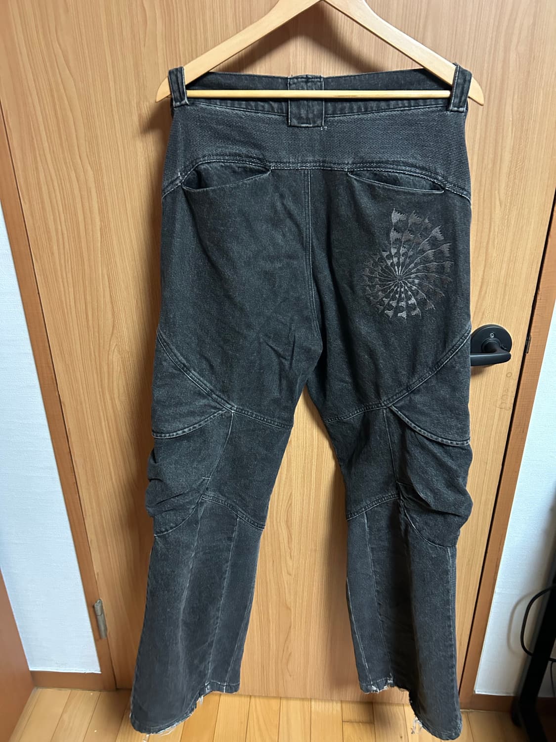 이그노타 코어:11 워시드 카고 팬츠 블랙 데님 상품이미지3