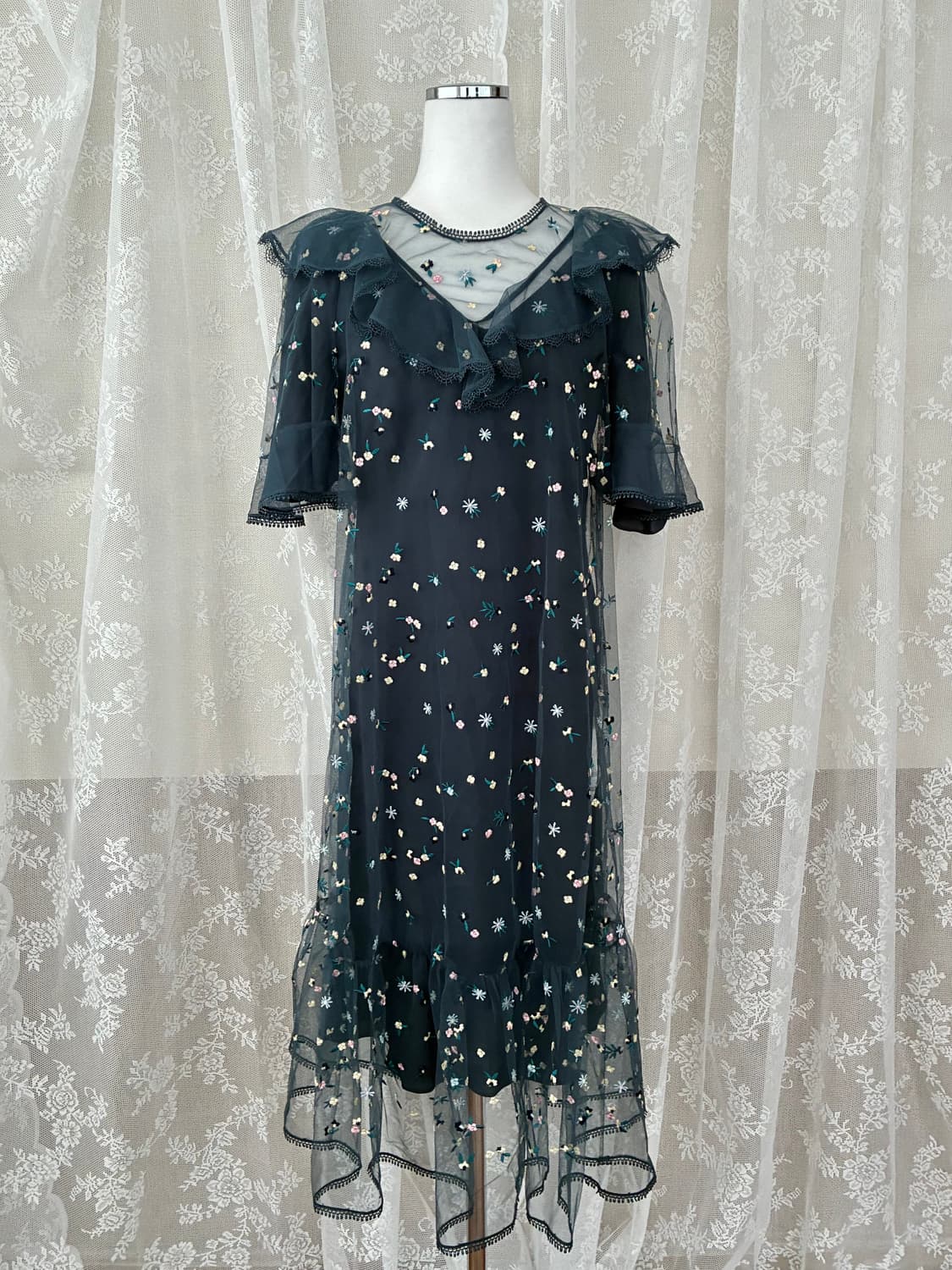 55) 한섬 오즈세컨 자수 시스루 원피스 네이비 상품이미지1