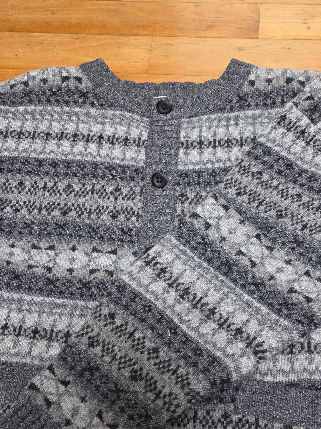 어나더오피스 그랜마 가디건 - 모노크롬 (01) 상품이미지4