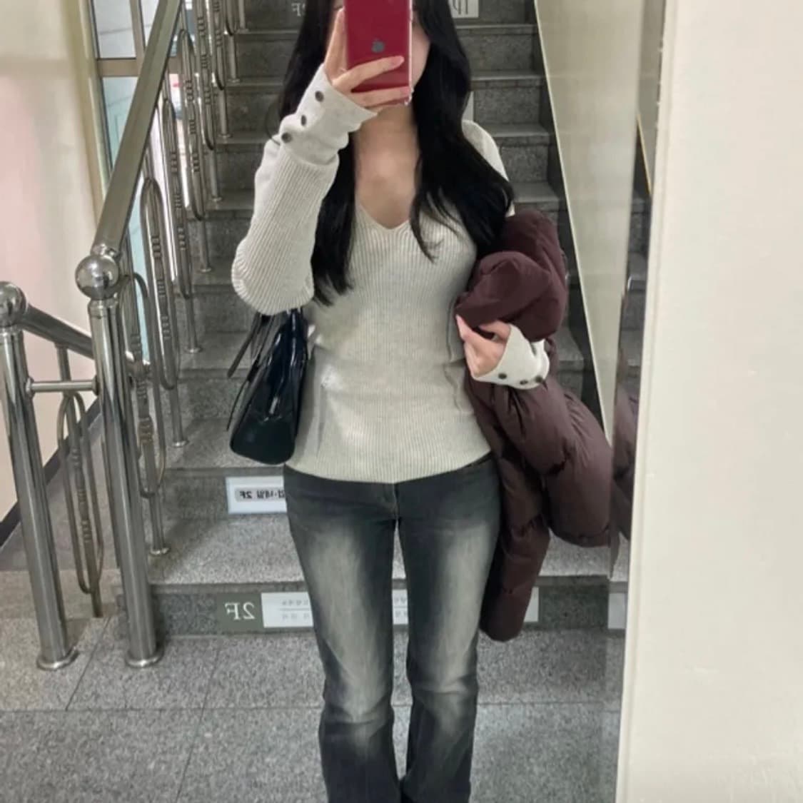 헬레네파리스 리브드 브이넥 니트 상품이미지2