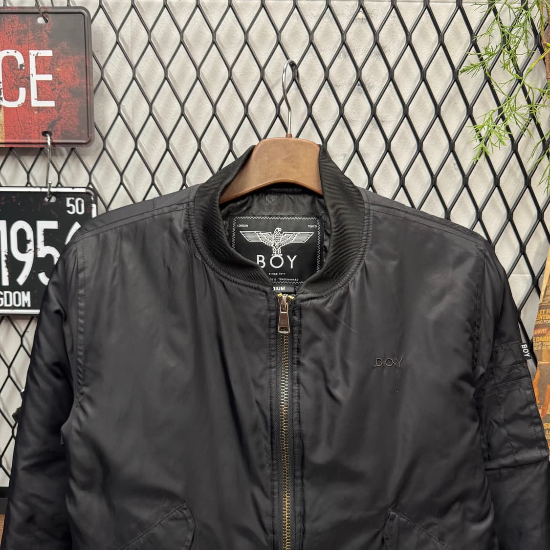 보이 런던 항공 점퍼 봄버 자켓 후면 빅로고 포인트 블랙 상품이미지3