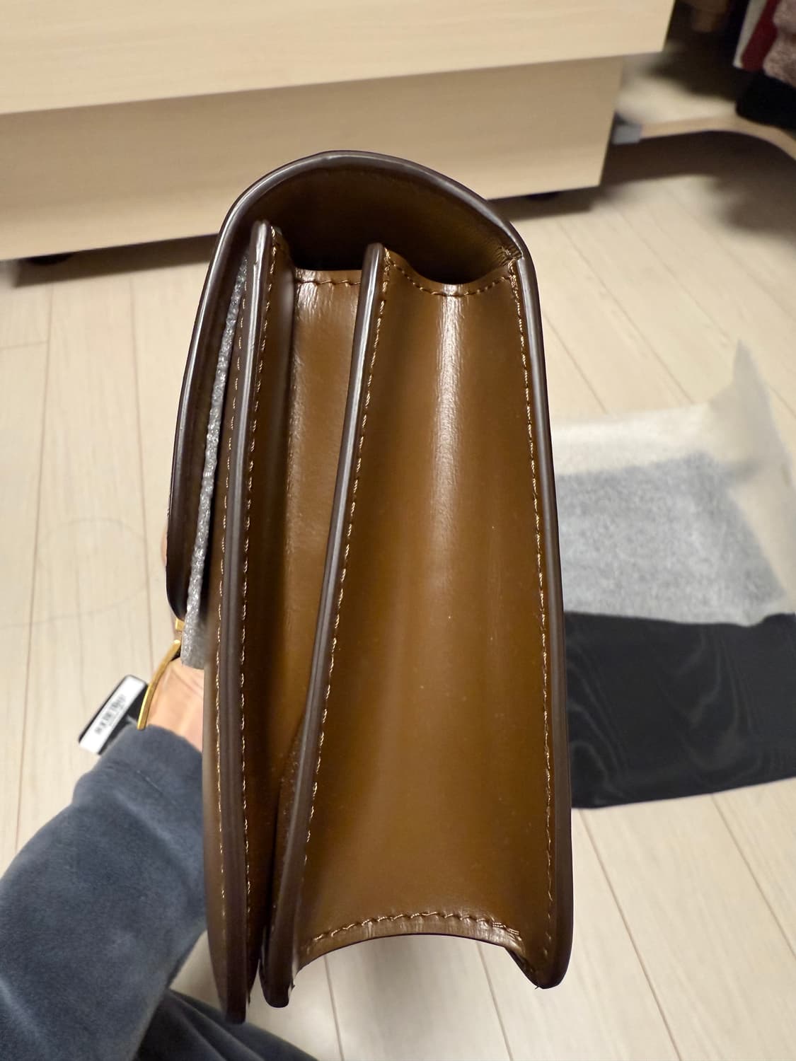 셀린느 클래식박스 카멜 틴 상품이미지5