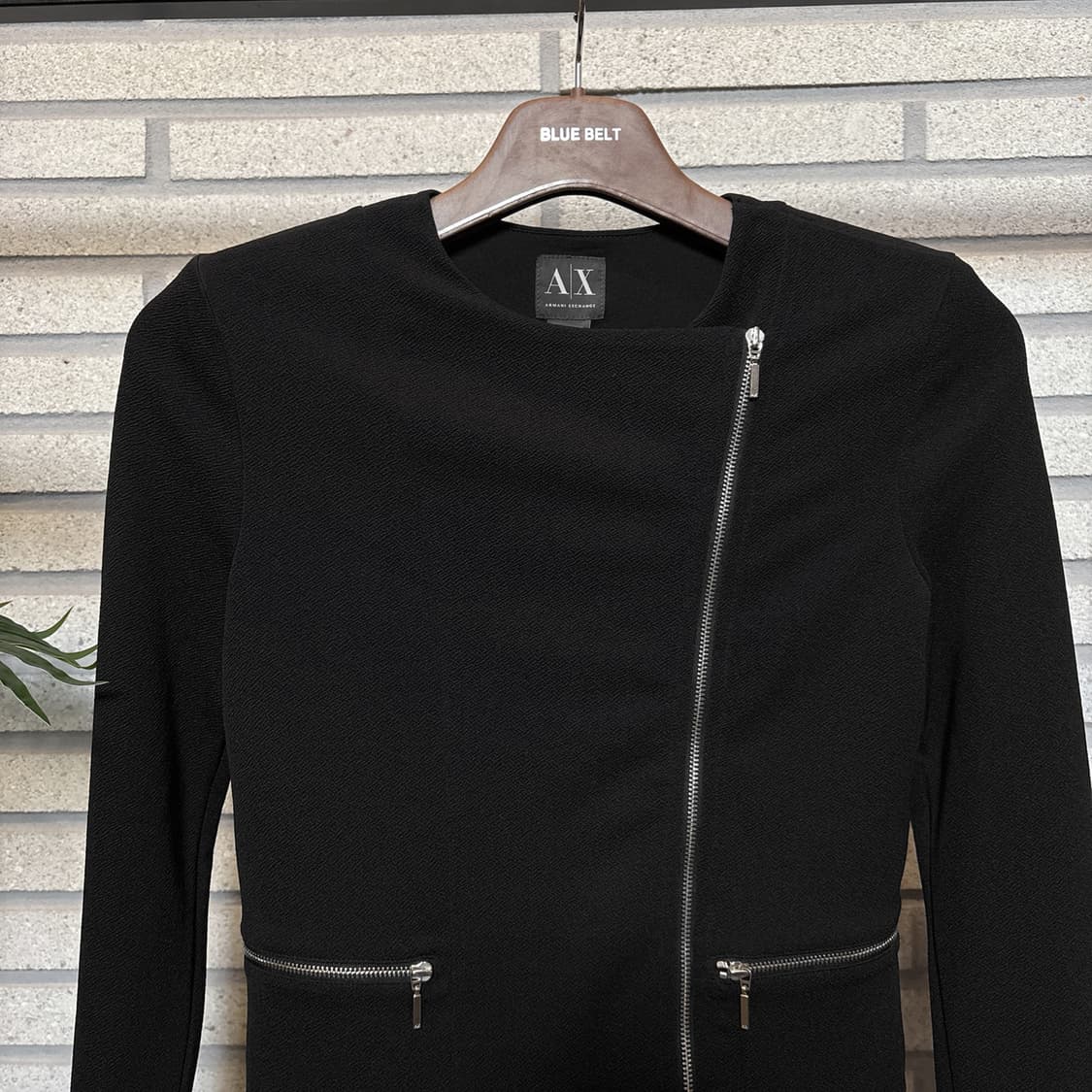 A/X 알마니익스체인지 라이더 모티브 지퍼자켓 세미크롭 디테일 블랙 상품이미지4