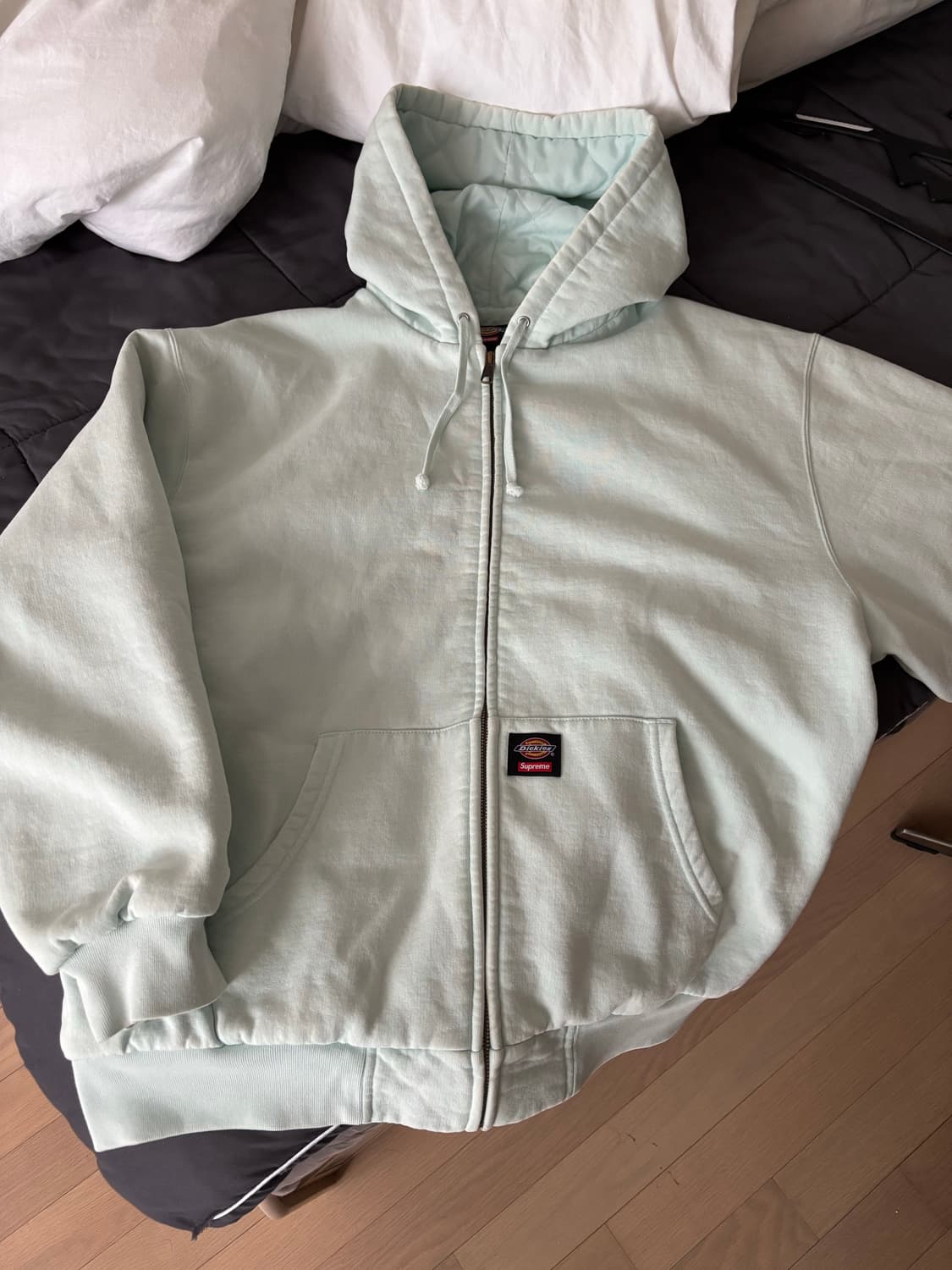 슈프림 디키즈 퀼티드 라인드 집업 후드 페일블루 상품이미지3