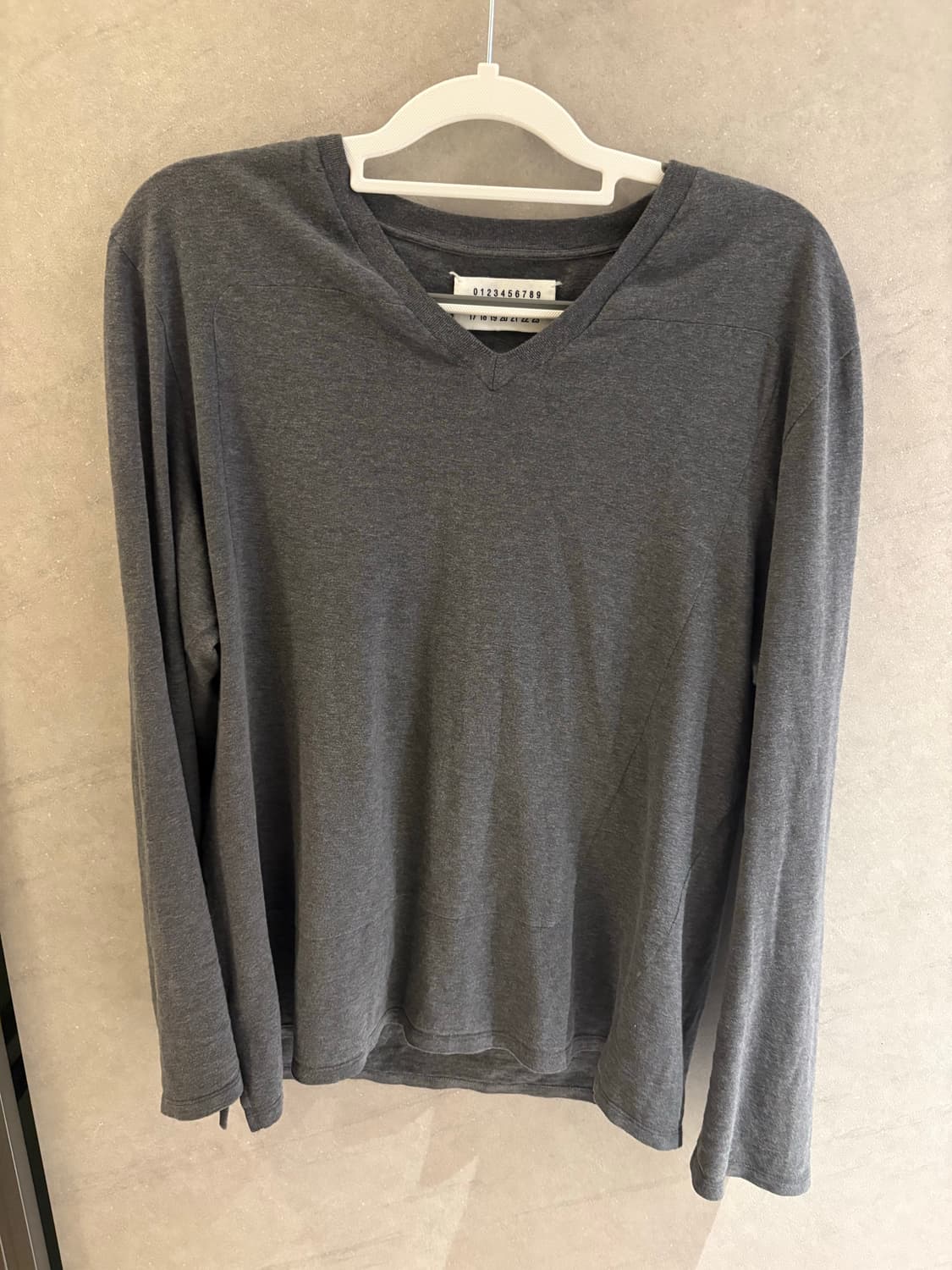 마르지엘라 브이넥 롱슬리브 그레이 상품이미지1