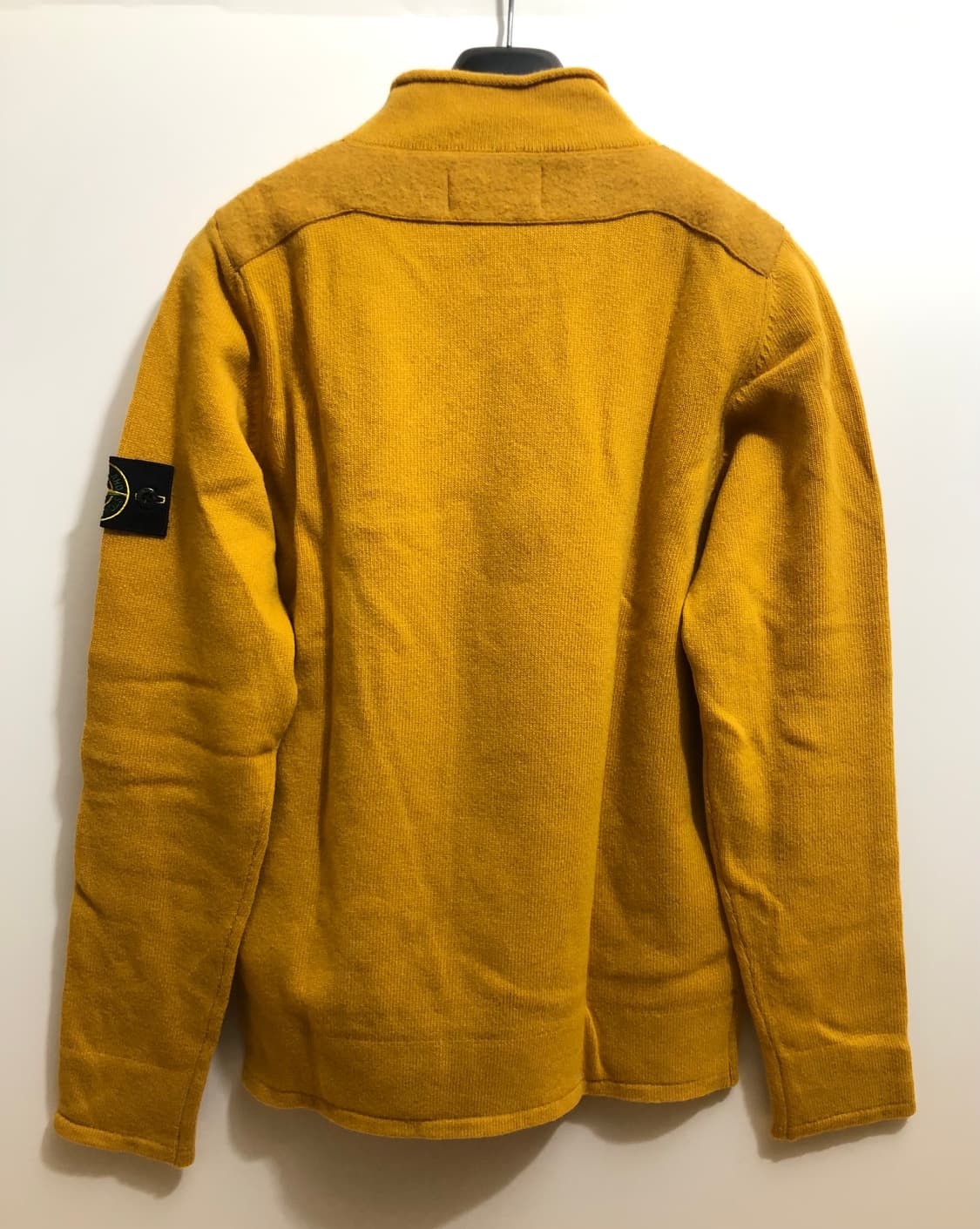 스톤아일랜드 10주년 모크넥 램스울 니트 옐로우 상품이미지2