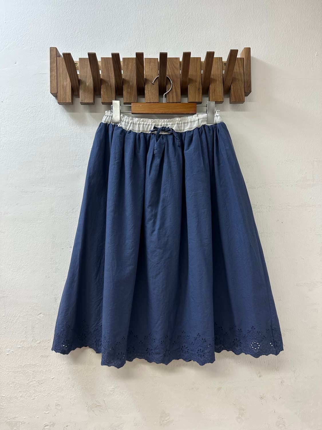 일본빈티지 펀칭 레이스 플레어 밴딩 스커트 상품이미지1