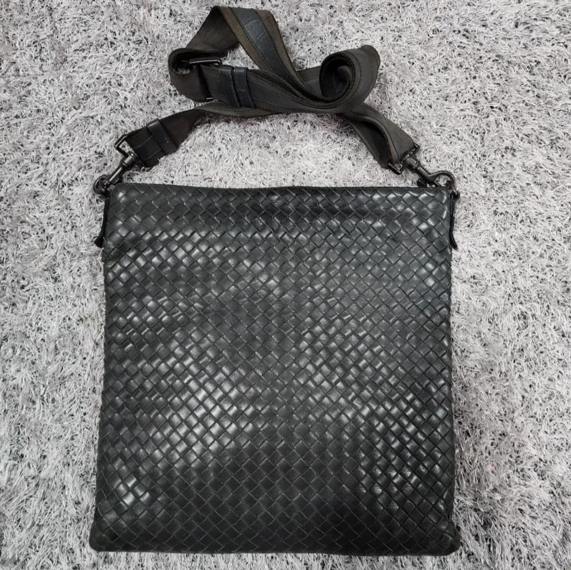 보테카베네타 크로스백 상품이미지1